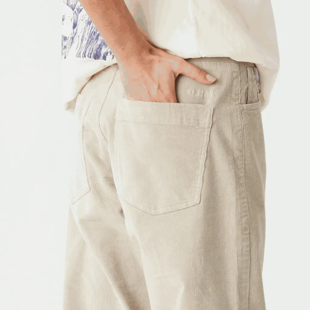 WJS0036_CATAVELA-CORD-PANTS_PURE-CASHMERE_C_P_08_.webp