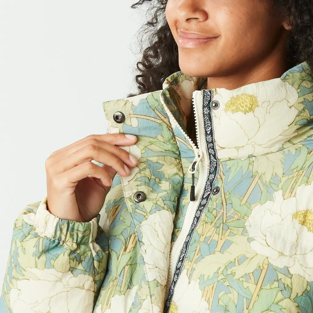 WVT0420_FLIB-PUFFER-JKT_TIMELESS-FLOWER-PRINT_A_P_06_.webp