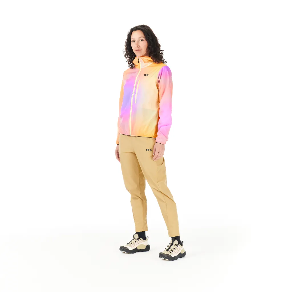 WVT0423_SCALE-W-PRINTED-JKT_GRADIENT-PRINT_A_P_03 1.webp