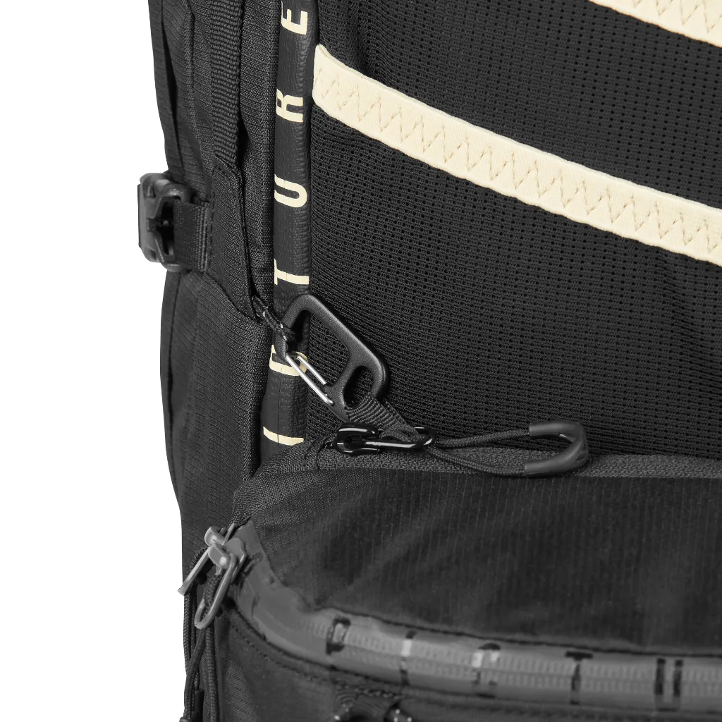 BP0243_OFF-TRAX-WAISTPACK_BLACK_A_G_08.webp