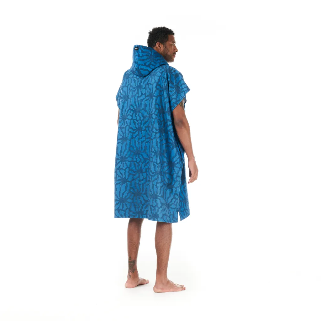 ACC0203_TASMAN-PONCHO_BLUE-FLOWER-PRINT_D_P_02.webp