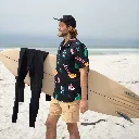 MTS1207_MATAIKONA-SS-SHIRT_DAILY-JAPAN-PRINT_E_A + SB0302_TROPENAT-5P-CAP_BLACK_A_A_02.webp