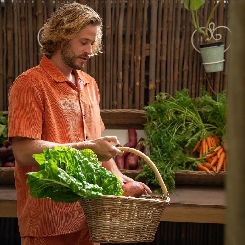 MTS1210_NOLLUR-SHIRT_MANGO_D_A + MSH0107_NOLLUR-SHORTS_MANGO_D_A_01.webp