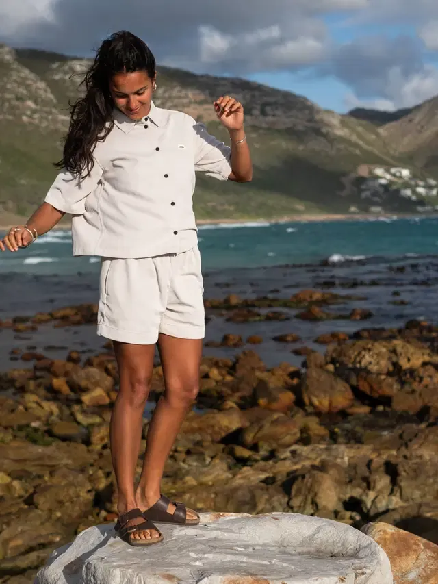 WTS0564_SESIA-CORD-SHIRT_WIND-CHIME_C_A + WSH0092_SESIA-CORD-SHORTS_WIND-CHIME_C_A_02.webp