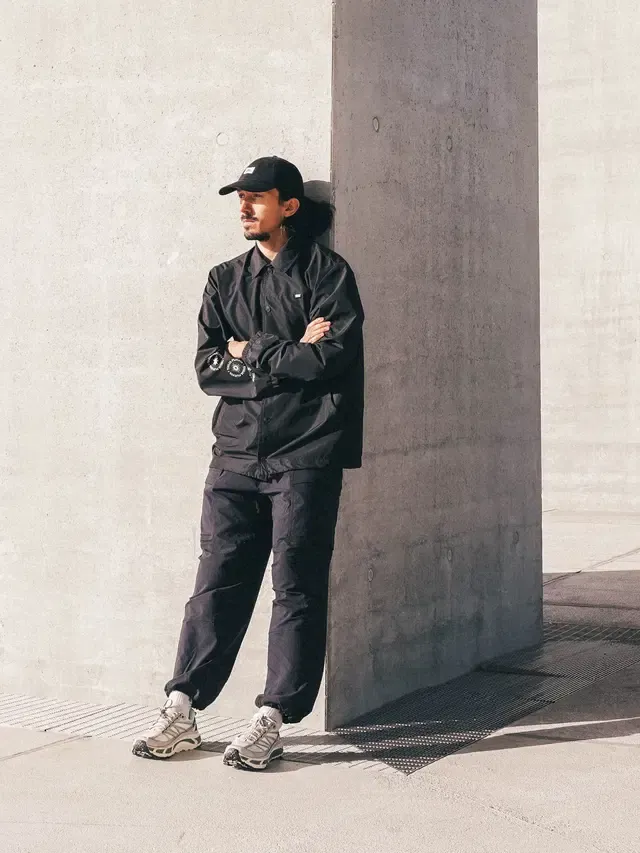 MVT0606_KOACHY-JKT_BLACK_B_A + MPT0195_HAVOR-CARGO-PANTS_BLACK_A_A_02.webp