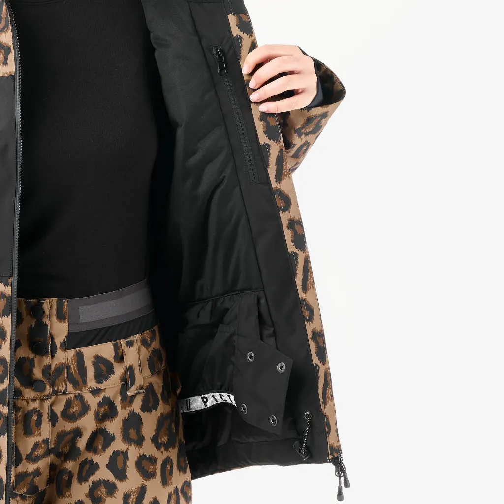 WVT0440_ZOYA-JKT_WILD-SPOT-PRINT_A_P_15_f1fbcffd-3ab1-4ef9-93ba-ad06f4a44a86 - Copie.webp