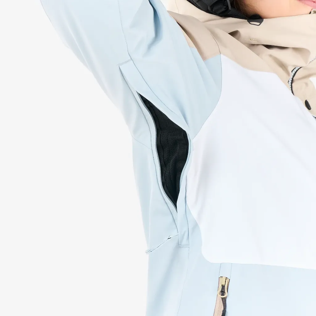 WVT0435_EXA-JKT_HALOGEN-BLUE_C_P_07.webp
