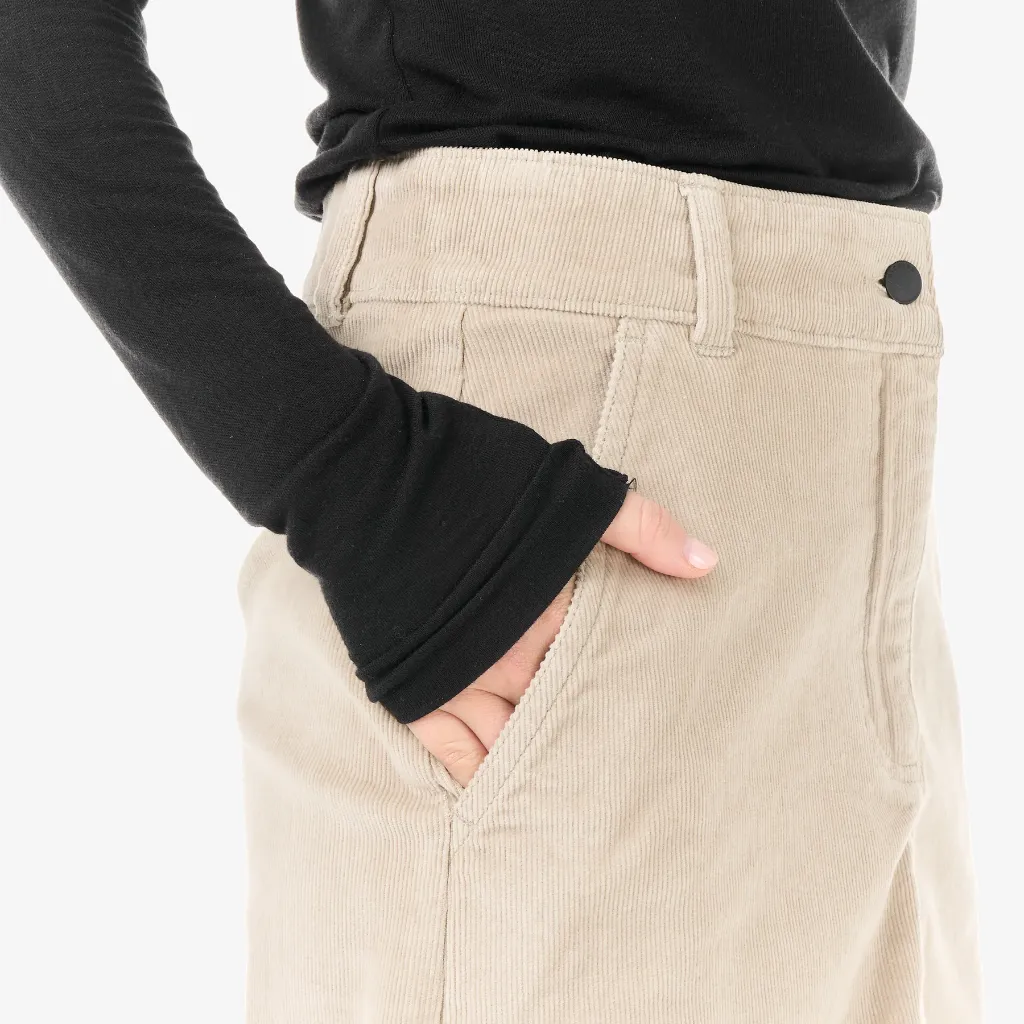 WSK0020_CATAVELA-SKIRT_PURE-CASHMERE_A_P_06_a8331933-e64f-432f-89ed-70e14bad0713.webp