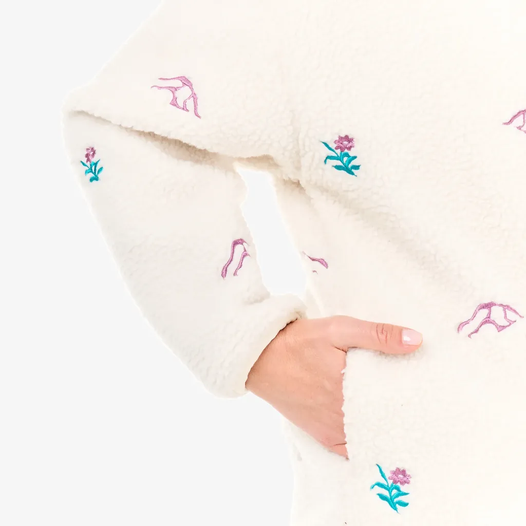 WSW0397_NYSS-EMBRO-ZIP-FLEECE_TOFU_A_P_06_67a44437-014c-44af-bec8-39d94dd0a1c5.webp