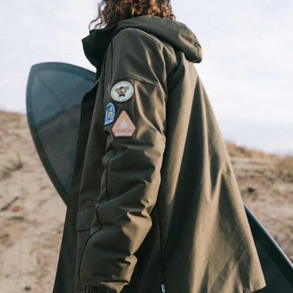 MVT0615_DEEPARKA-JKT_GRAPE-LEAF_A_A_01_carr_C3_A9_20_1.webp