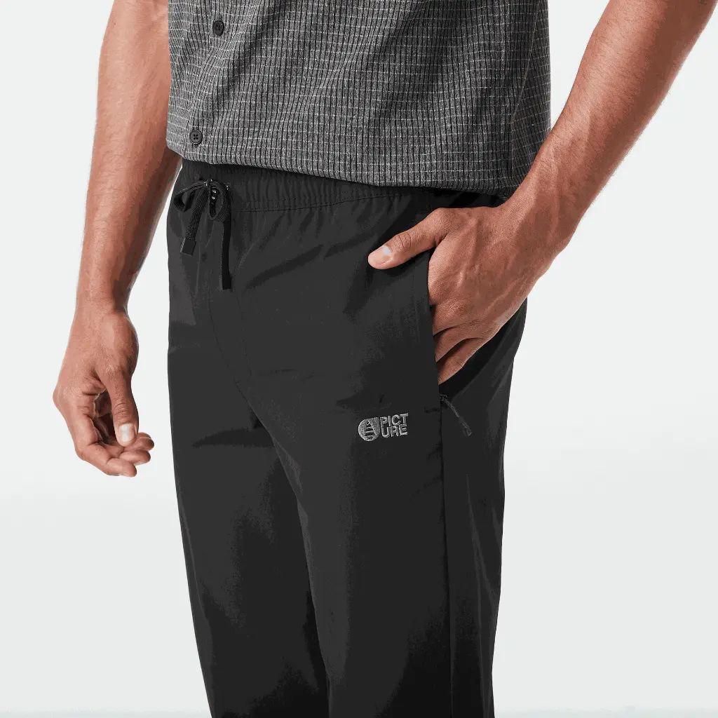 MPT0176_LENU-STRECH-PANTS_BLACK_A_P_06.webp
